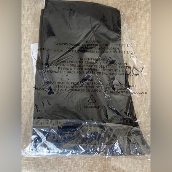 Yogalicious Lux Women’s Crosstown High Rise Ankle Tight Black Leggings - Picture 5 of 11